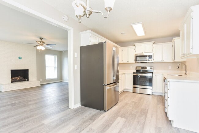Building Photo - 1207 Cason Ln