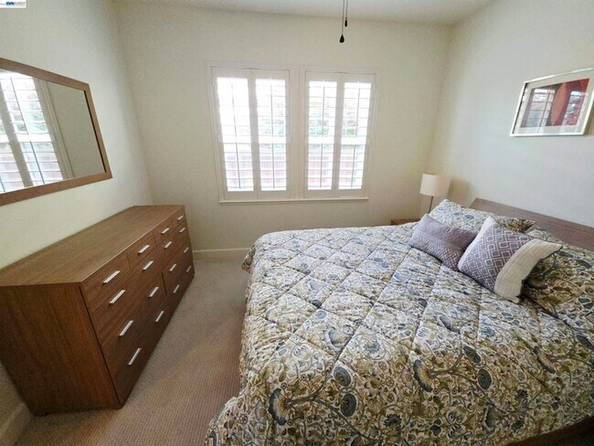Building Photo - 2488 Remy Cantos Dr