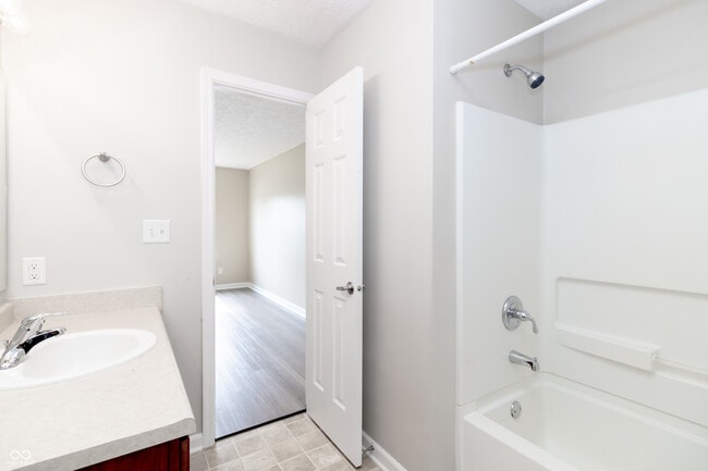 Building Photo - 2755 Bluewood Way
