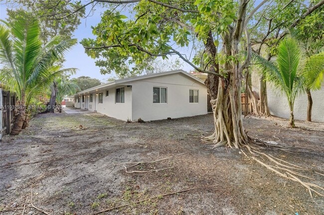 Building Photo - 30 SW 8th St