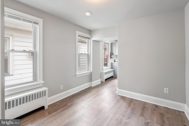Building Photo - 243 Conover St