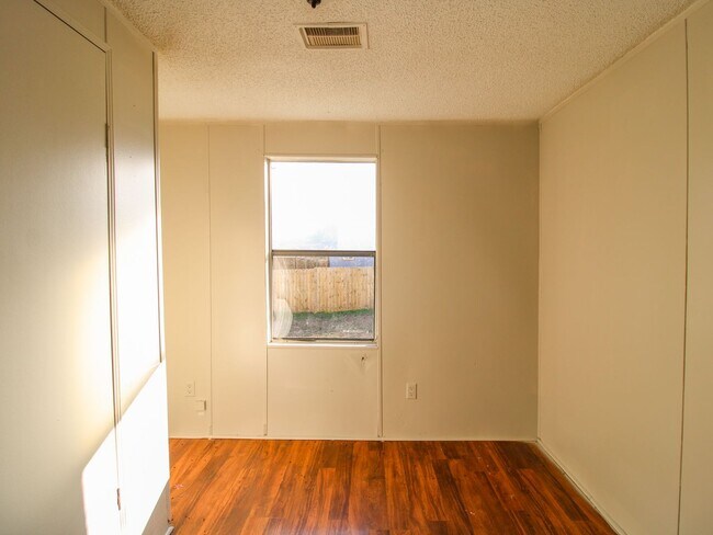 Building Photo - Great Location in Pulaski, TN