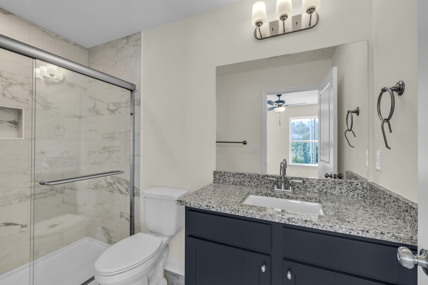 Building Photo - 5563 Stream Ln