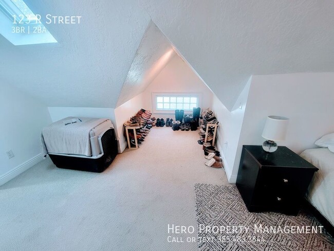 Building Photo - Extremely Desirable Stunning Avenues Home!!!
