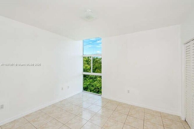 Building Photo - 8041 Harding Ave