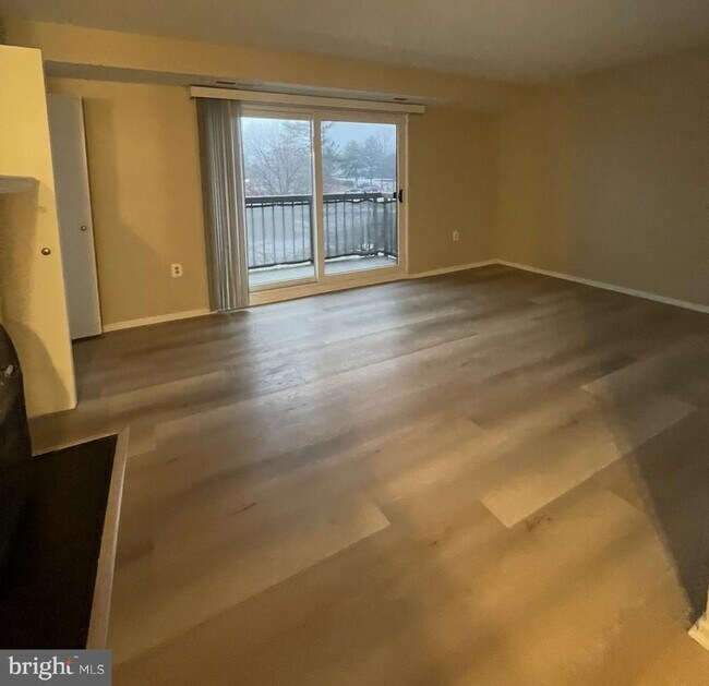 Building Photo - 10028 Stedwick Rd