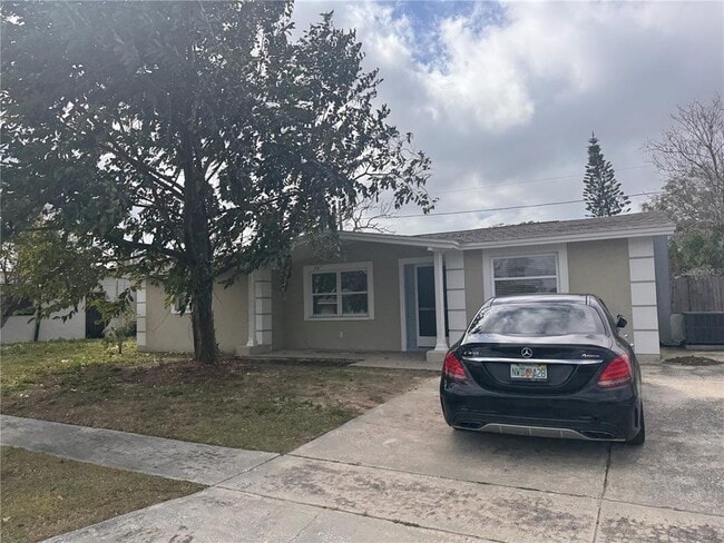 Building Photo - 2043 Shannon Dr