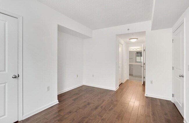 Building Photo - 851 N Glebe Rd