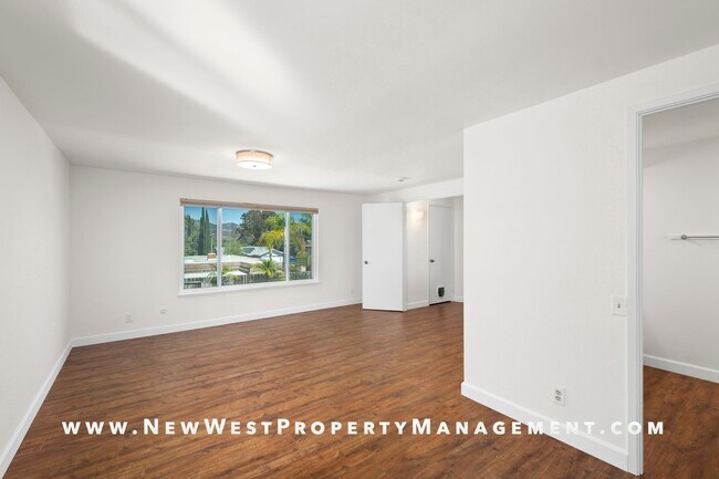 Building Photo - Renovated Poway 5-Bedroom, Available Now! ...