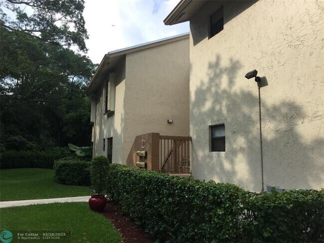 Building Photo - 4682 NW 22nd St