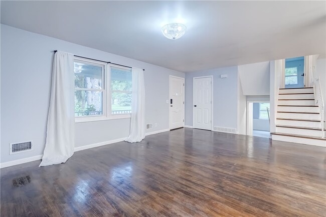 Building Photo - 232 Meadowbriar Rd