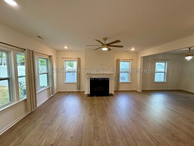Building Photo - 1516 Addison Lk St