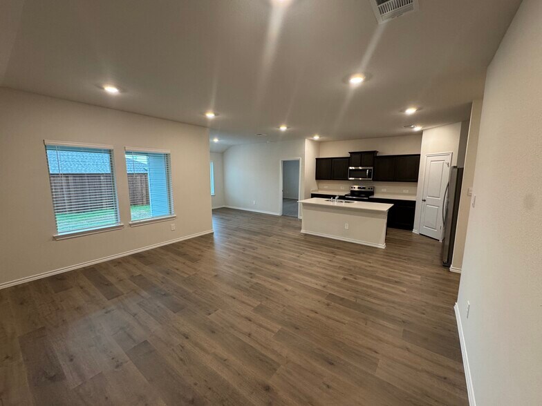 Building Photo - 13120 Quintin Dr