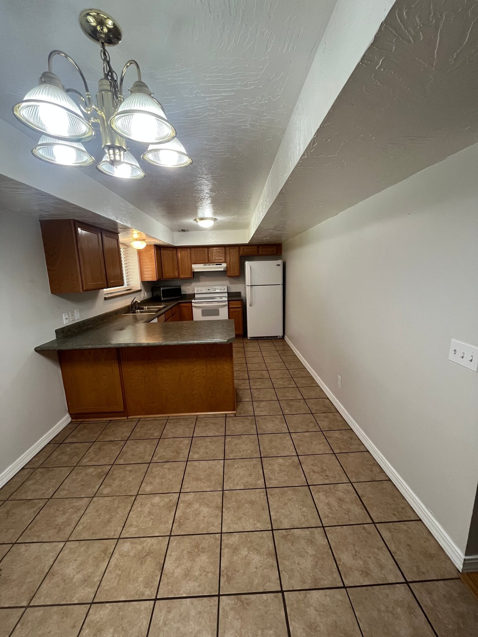Building Photo - 121486 S 700 E