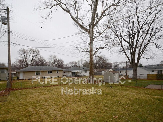 Building Photo - 3333 S 82nd St