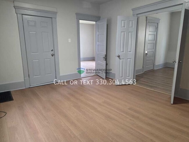 Building Photo - 149 Rhodes Ave