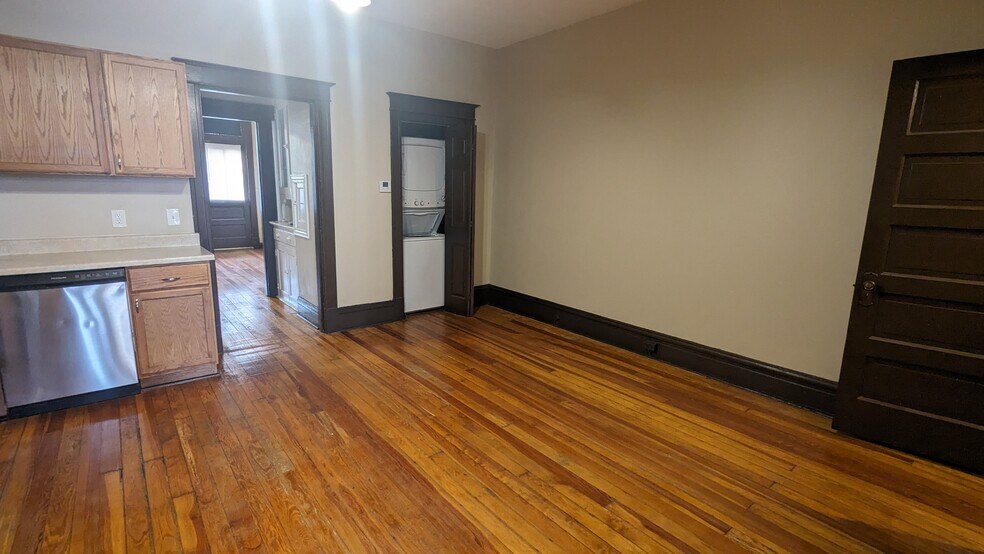 Building Photo - 2203 Jules St