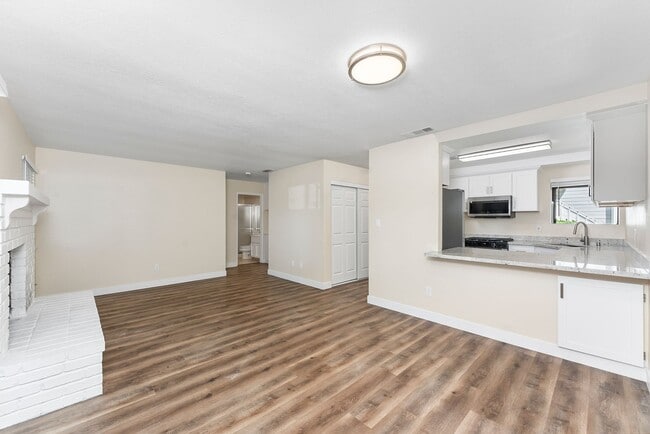 Building Photo - 2 Bedroom 2 Bathroom Condo in Citrus Heights