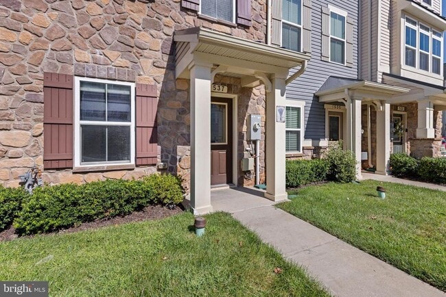 Building Photo - 537 Willow Bend Dr