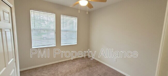 Building Photo - 10114 Stratford Pointe Ave