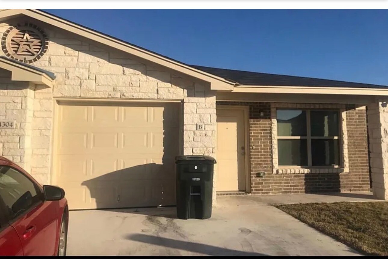 Building Photo - 4304 Ivory Ln