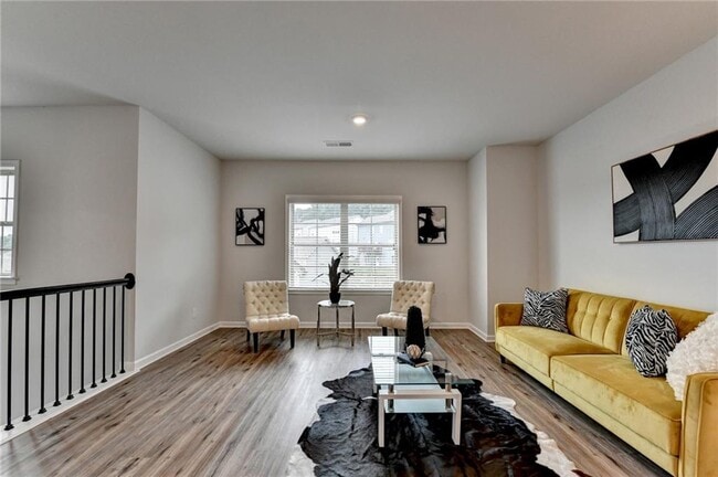 Building Photo - 2017 Yvette Wy