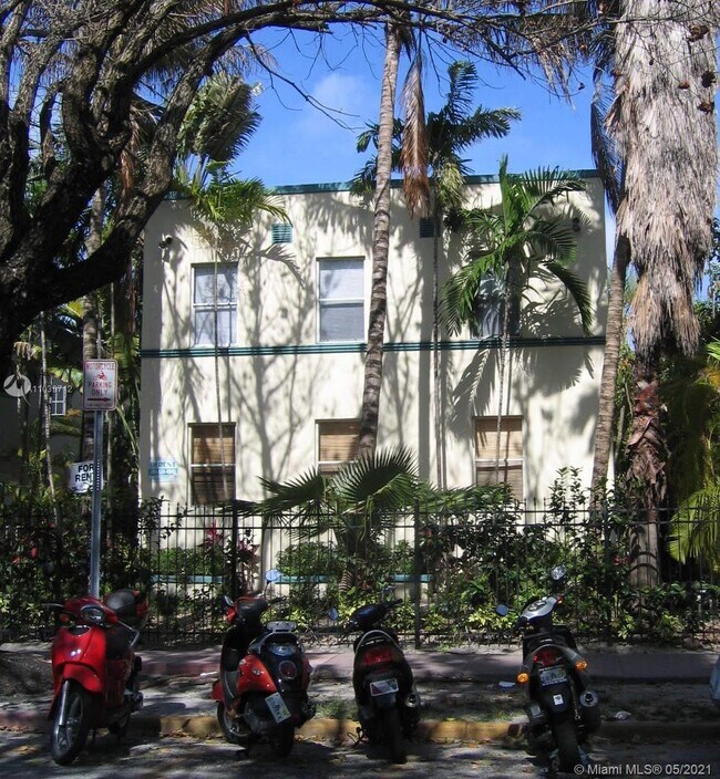 Building Photo - 726 Meridian Ave