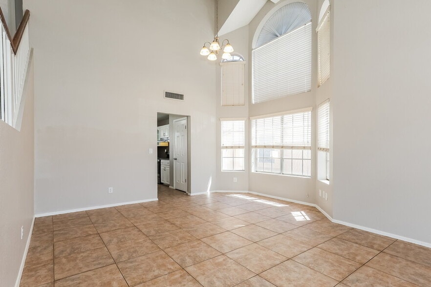 Building Photo - 4214 E Saltsage Dr