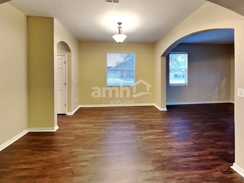 Building Photo - 3124 Shady Lily Ln