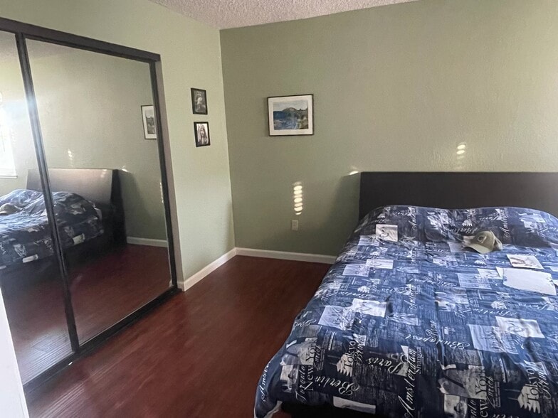 Building Photo - 127 Shepardson Ln