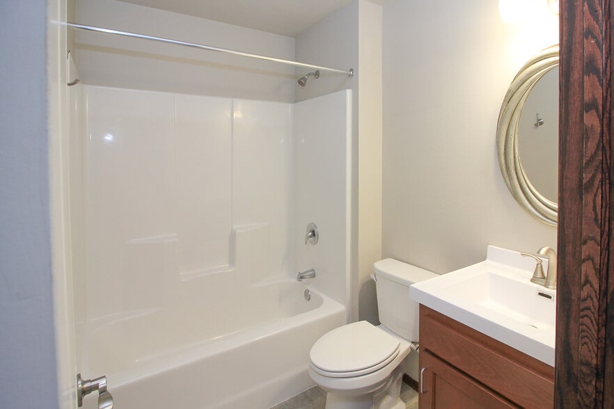 Building Photo - 1005 Tanner Ct