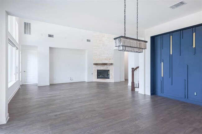 Building Photo - 4413 Edgewater Dr