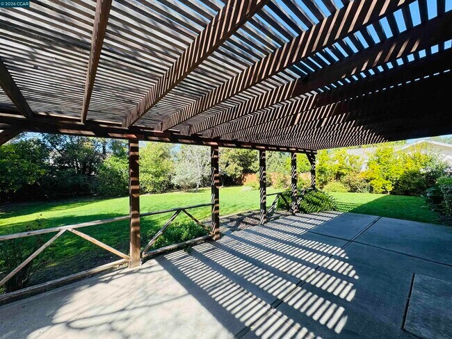 Building Photo - 103 Castle Rock Rd