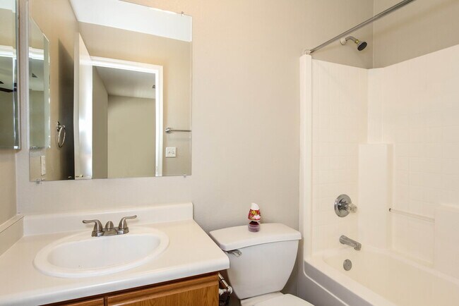 Building Photo - 11815 W Columbine Dr