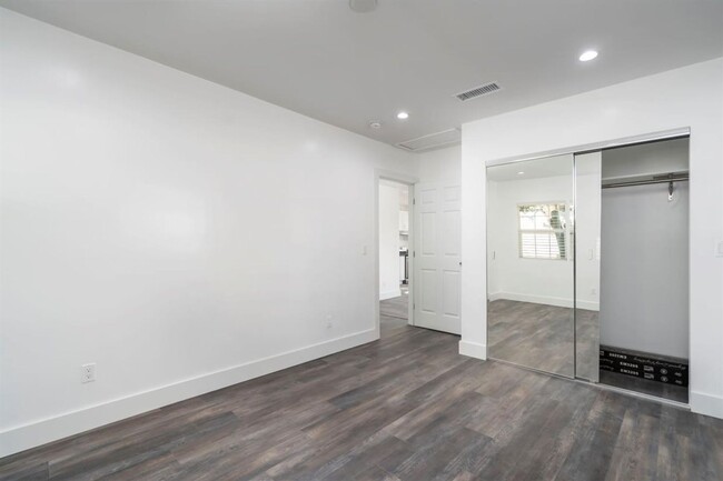 Building Photo - Beautifully remodeled 2 bedroom home