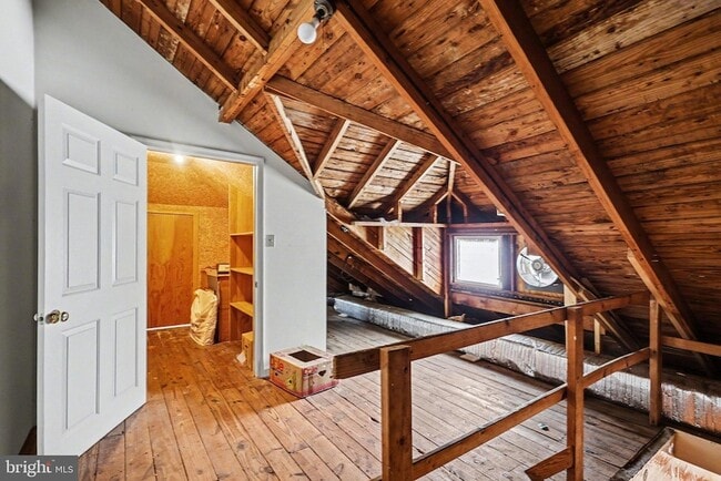 Building Photo - 144 Seminary Ave