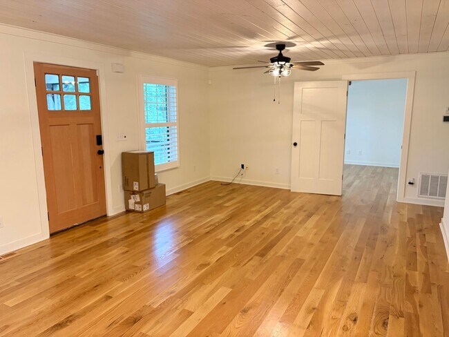 Building Photo - Renovated Ranch in Oconee County