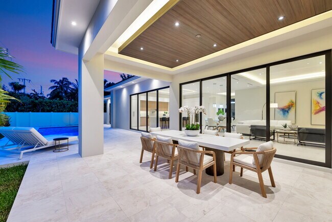 Building Photo - 2757 NE 34th St