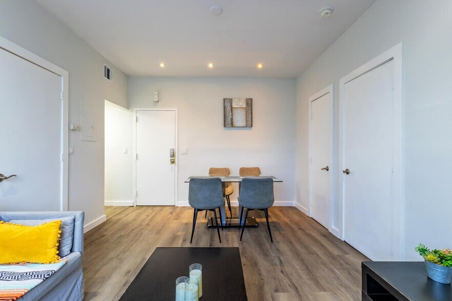 Primary Photo - 750 Collins Ave