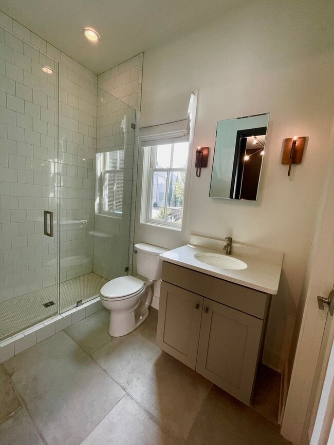 Building Photo - 3bed/3.5Bath LakeFront Home in Trilith