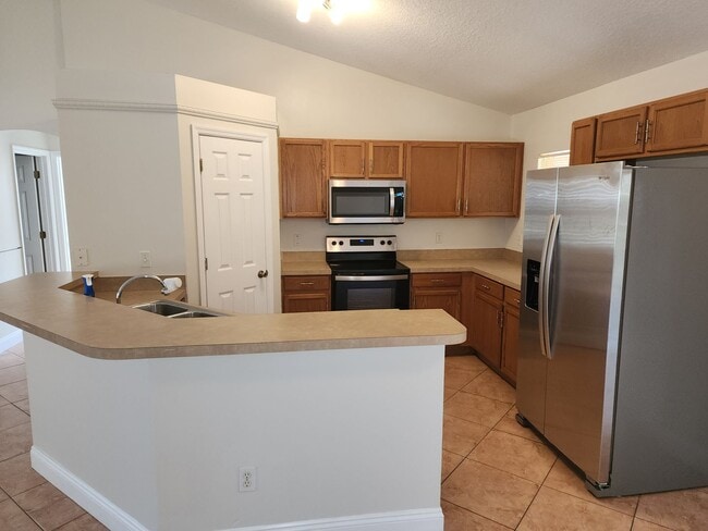 Building Photo - 3/2 Gentle Breeze~Quail Valley~A GREAT HOME!