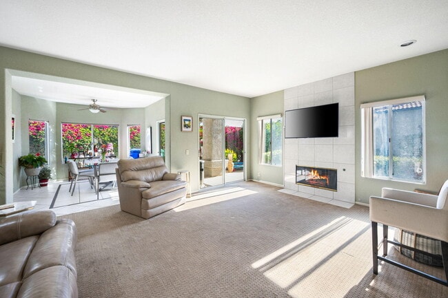 Building Photo - 48125 Vía Hermosa