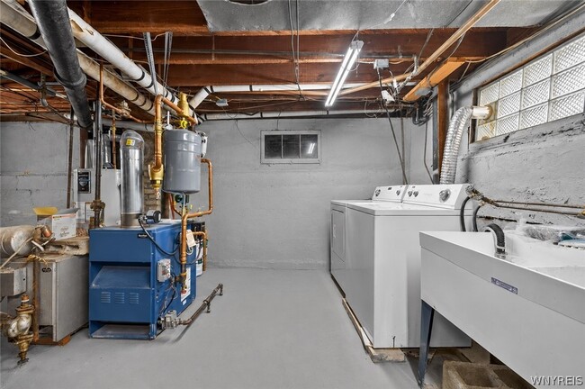 Building Photo - 172 Tremont Ave