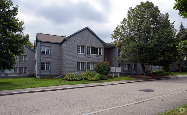 Building Photo - Chatham Village