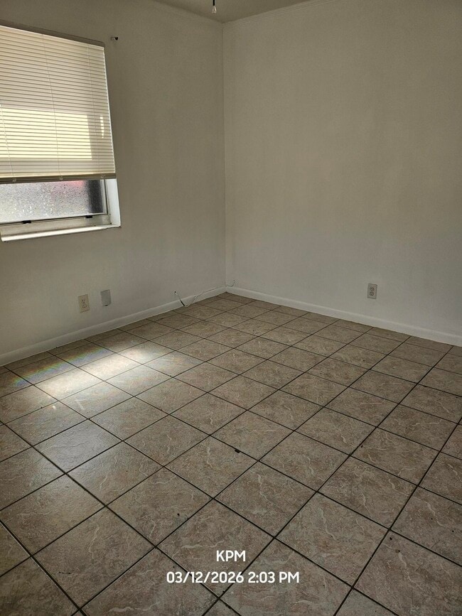 Building Photo - 919 Selkirk St