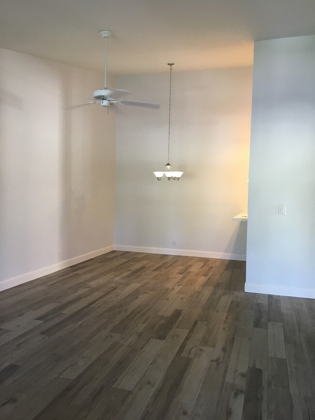 Building Photo - 6495 Chasewood Dr