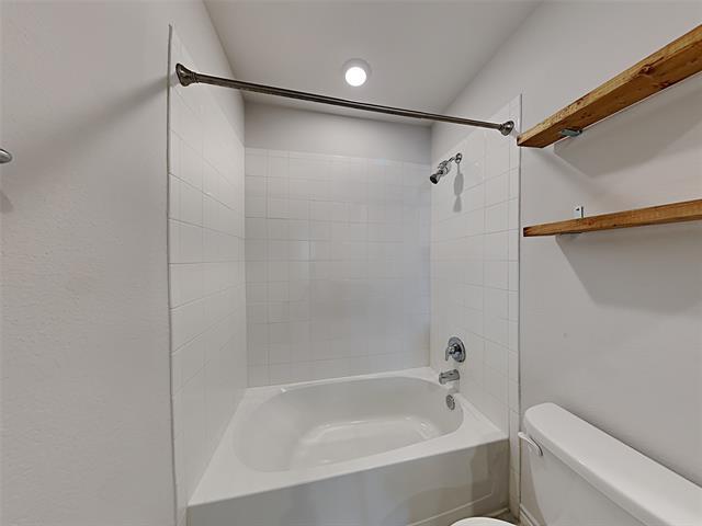 Building Photo - 604 Saddle Club Way