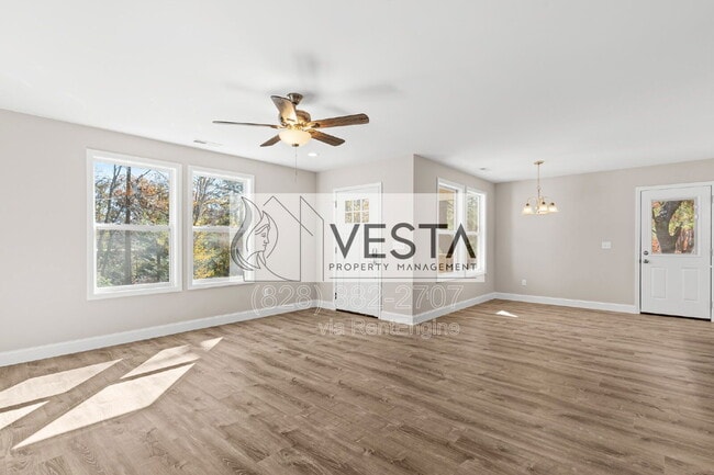 Building Photo - 44 Rosemary Rd