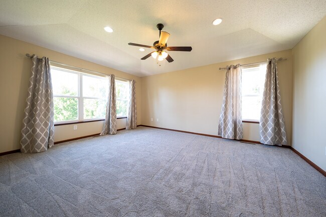 Building Photo - 16549 Dodd Ln