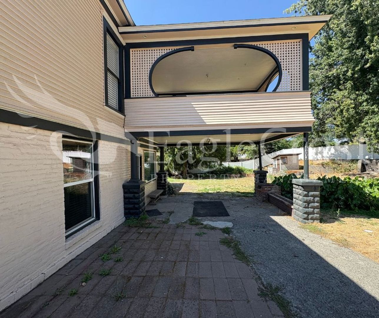 Building Photo - 603CHERRY